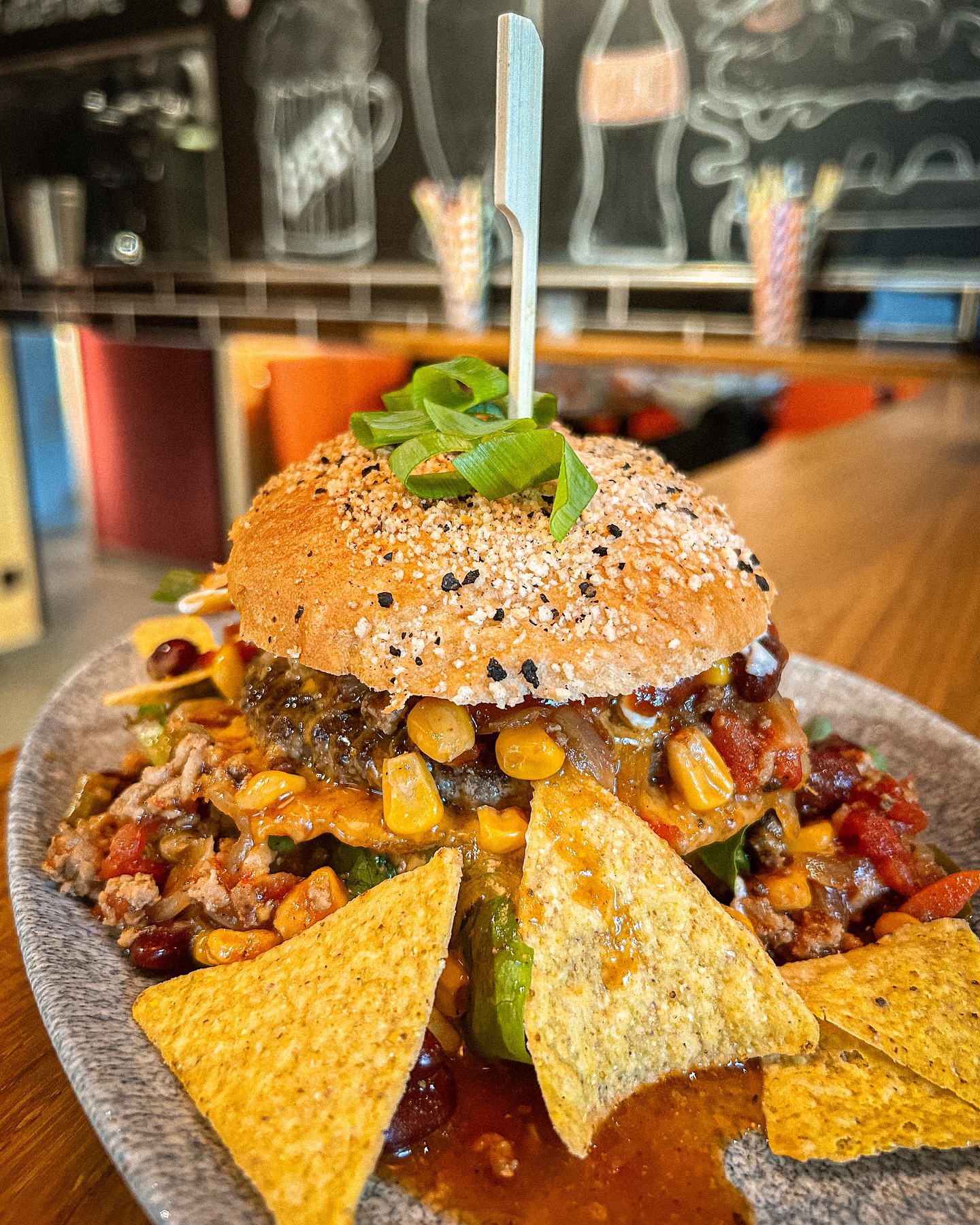 Es wird kälter draußen – The Sloppy One wärmt dich auf 🍔🔥 Mit Cheddar-Käse, …